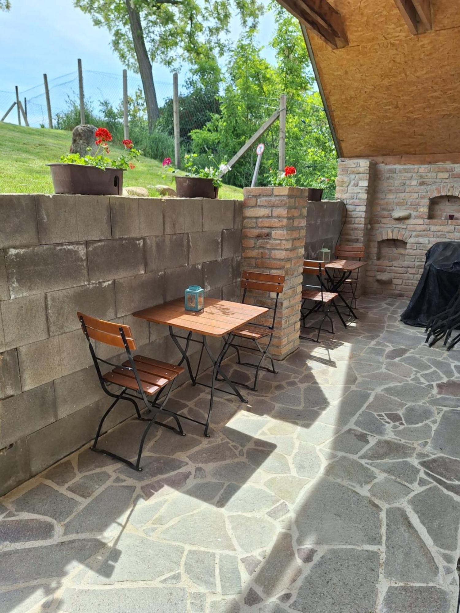Pouzdrany Apartmany Pausram חדר תמונה